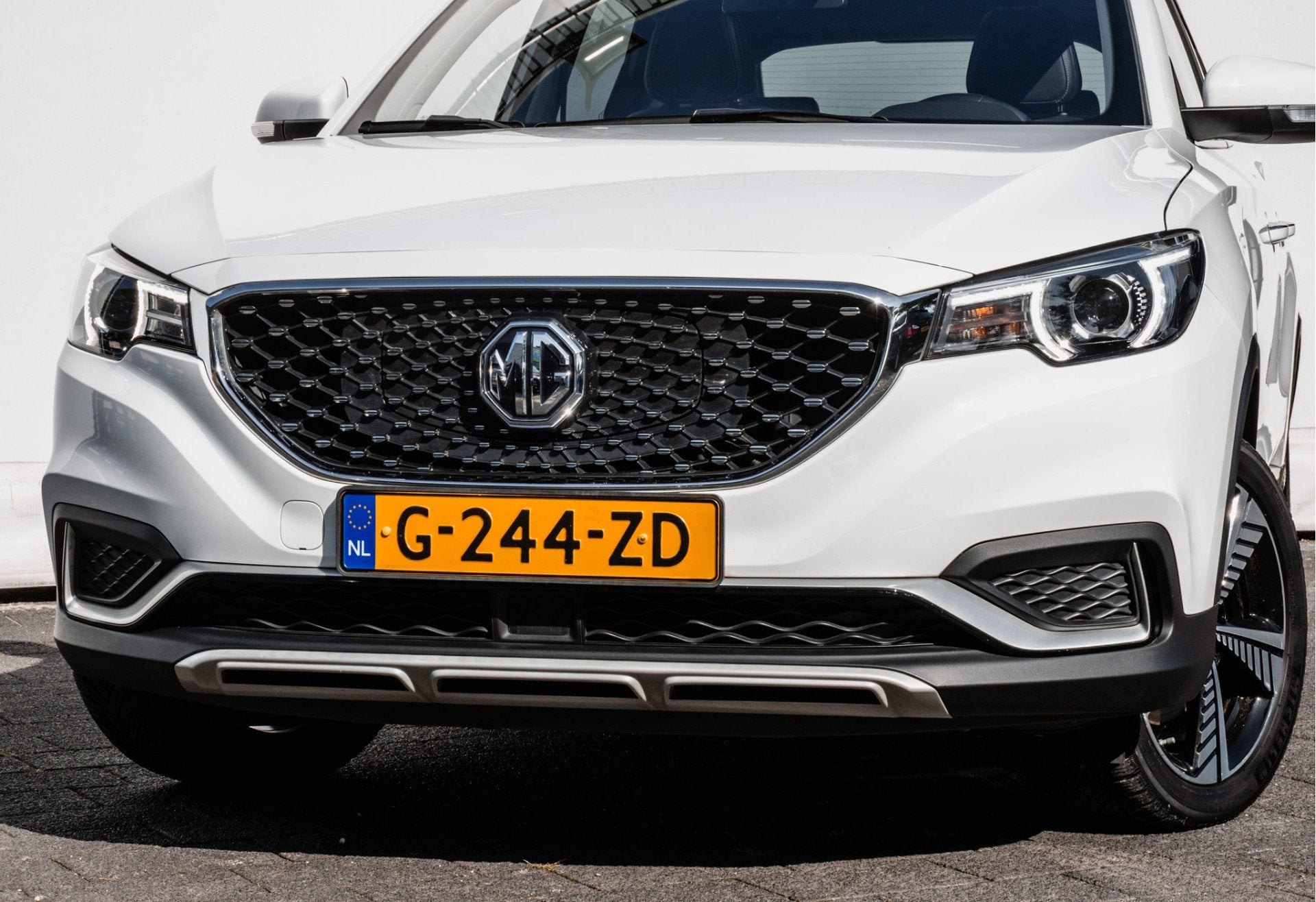 MG ZS EV Luxury 45 kWh SOH 87% Camera/ Elek. panoramadak/ Le, Auto's, Gebruikt, Zwart, 273 km, ZS