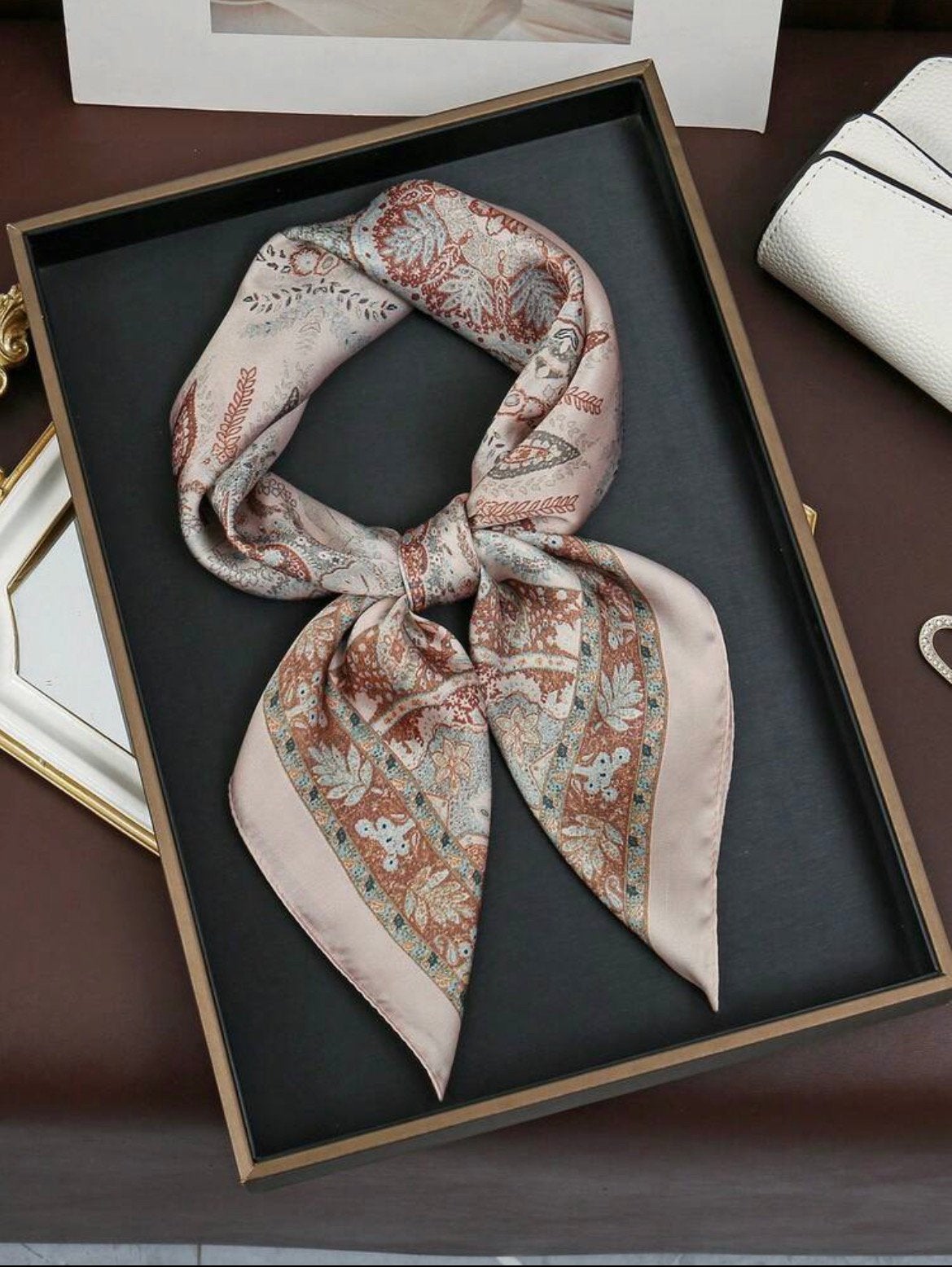 Nieuwe luxe sjaaltje scarf zijde look, Ophalen of Verzenden, Nieuw, Maat 38/40 (M), Sjaal