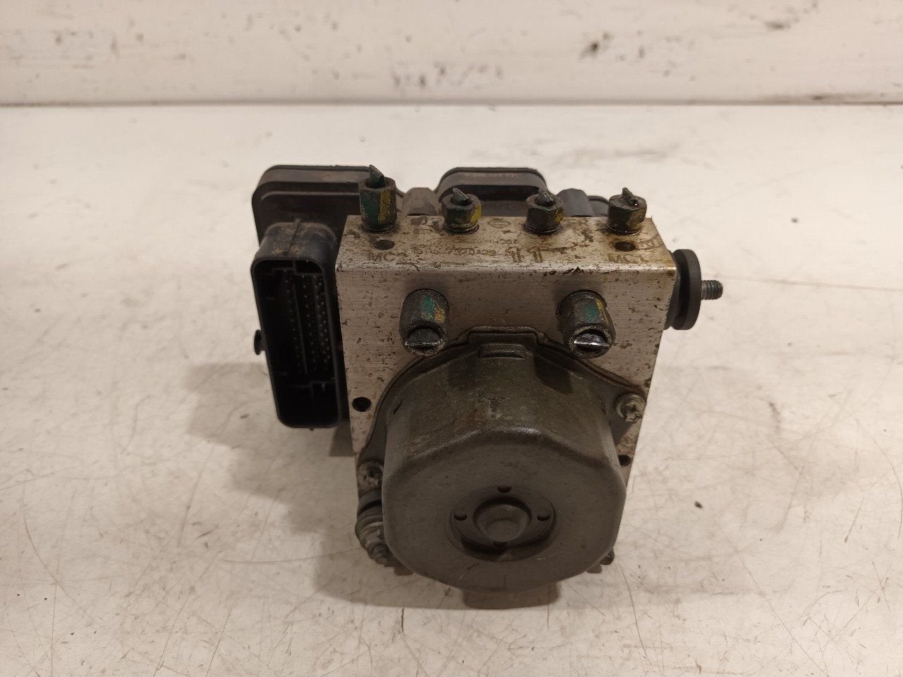 Abs pomp Nissan Micra, Onderdelen@venauto.nl, Van der Ven Autorecycling B.V., Gebruikt, Ettenseweg 76, 4706 PB Roosendaal, The Netherlands