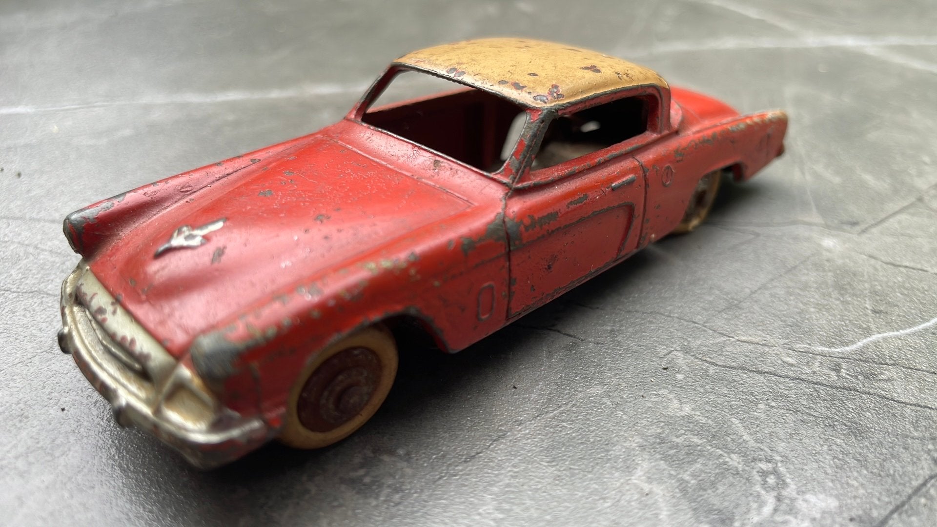 Dinky toys France Studebaker Commander, Hobby en Vrije tijd, Modelauto's | 1:43, Ophalen of Verzenden, Zo goed als nieuw, Auto