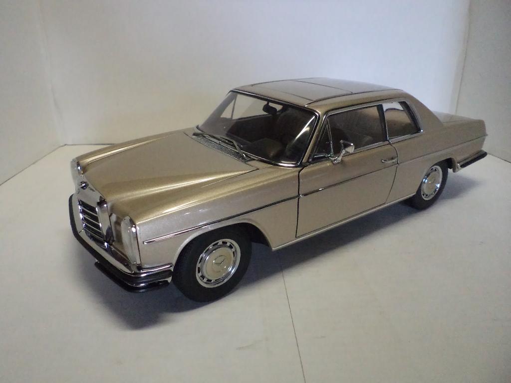 Mercedes-Benz 8 280C Coupé 1968  Autoart Millenium, Hobby en Vrije tijd, Modelauto's | 1:18, Ophalen of Verzenden, Zo goed als nieuw
