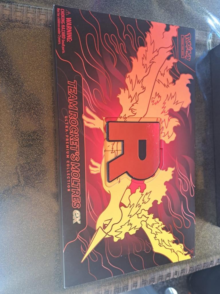 Team rocket's moltres ex ultra Premium collection, Ophalen, Nieuw