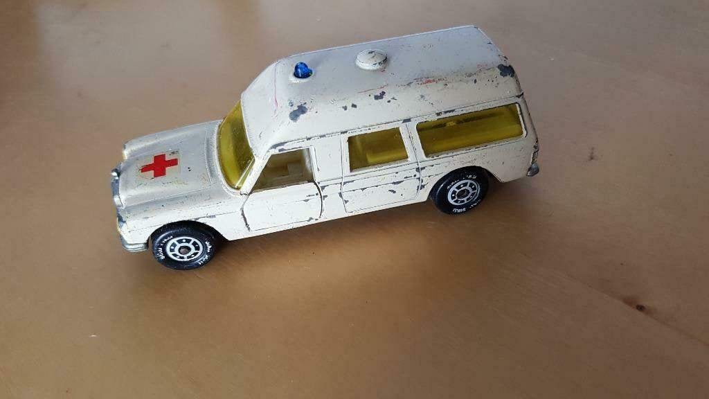 siku Ambulance mercedes benz, Ophalen of Verzenden, Auto