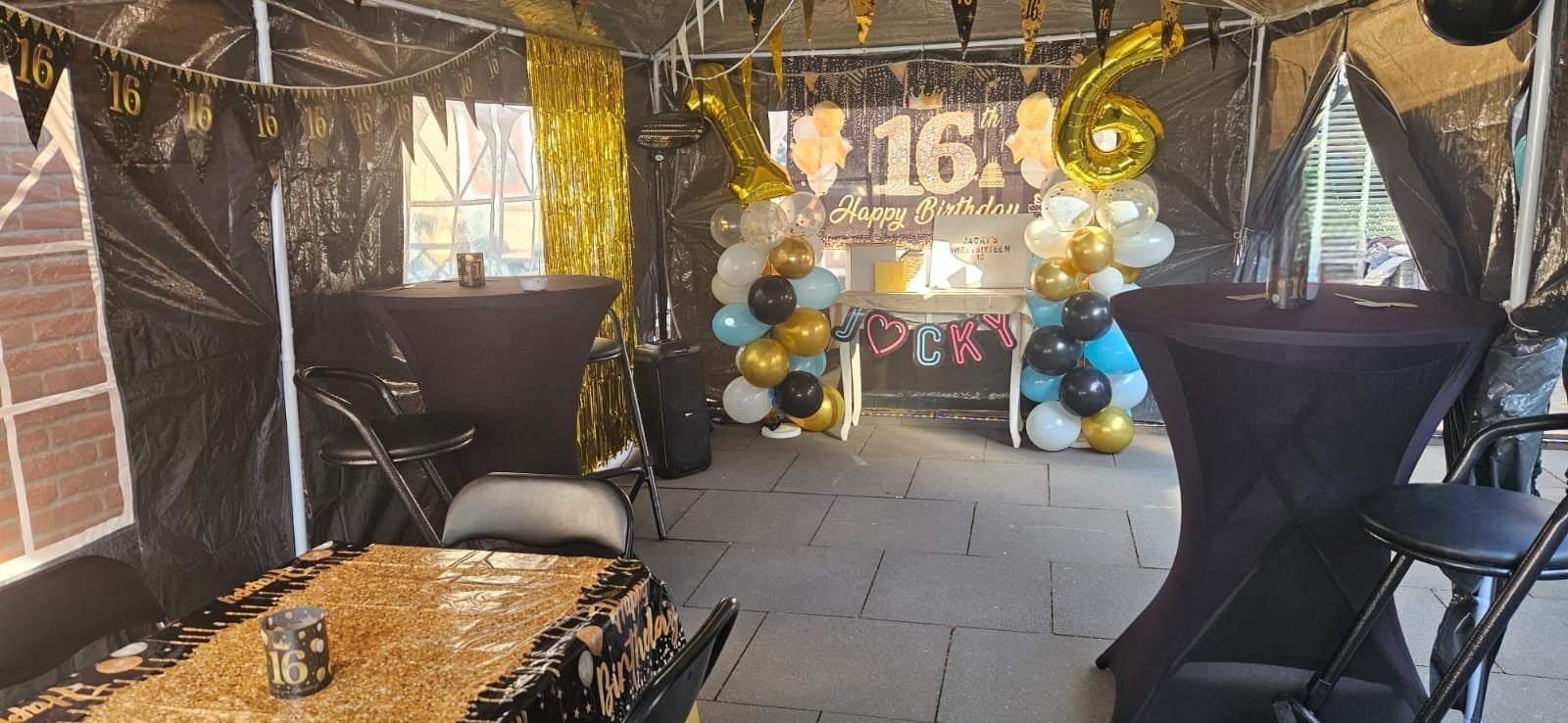 Combi deal 8 deluxe. 186,-



1x partytent van 3 bij 6 meter, Ophalen of Verzenden, Nieuw, Overige