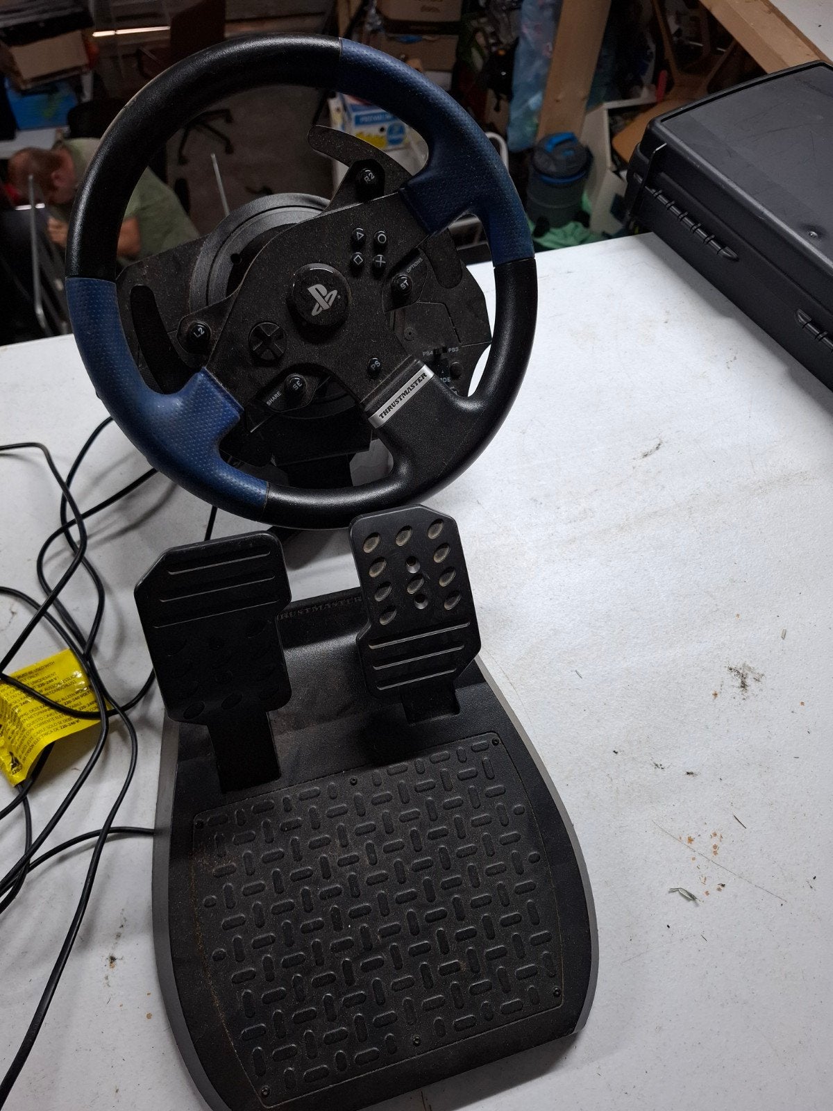 Thrustmaster T150 racestuur met pedalen voor PlayStation, Gebruikt, Thrustmaster, Ophalen of Verzenden, Support@thrustmaster.com