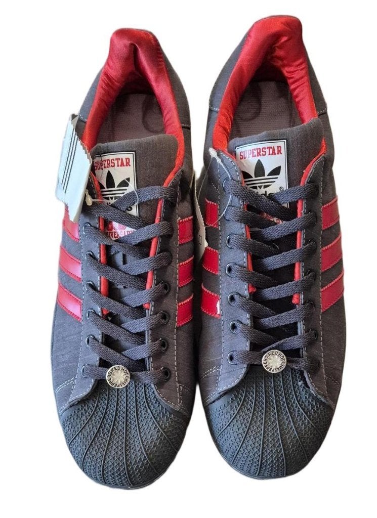 ADIDAS 35th ANNIVERSARY SUPERSTAR RED HOT CHILI PEPPERS UK10, Overige kleuren, Nieuw, Ophalen of Verzenden, Sneakers of Gympen