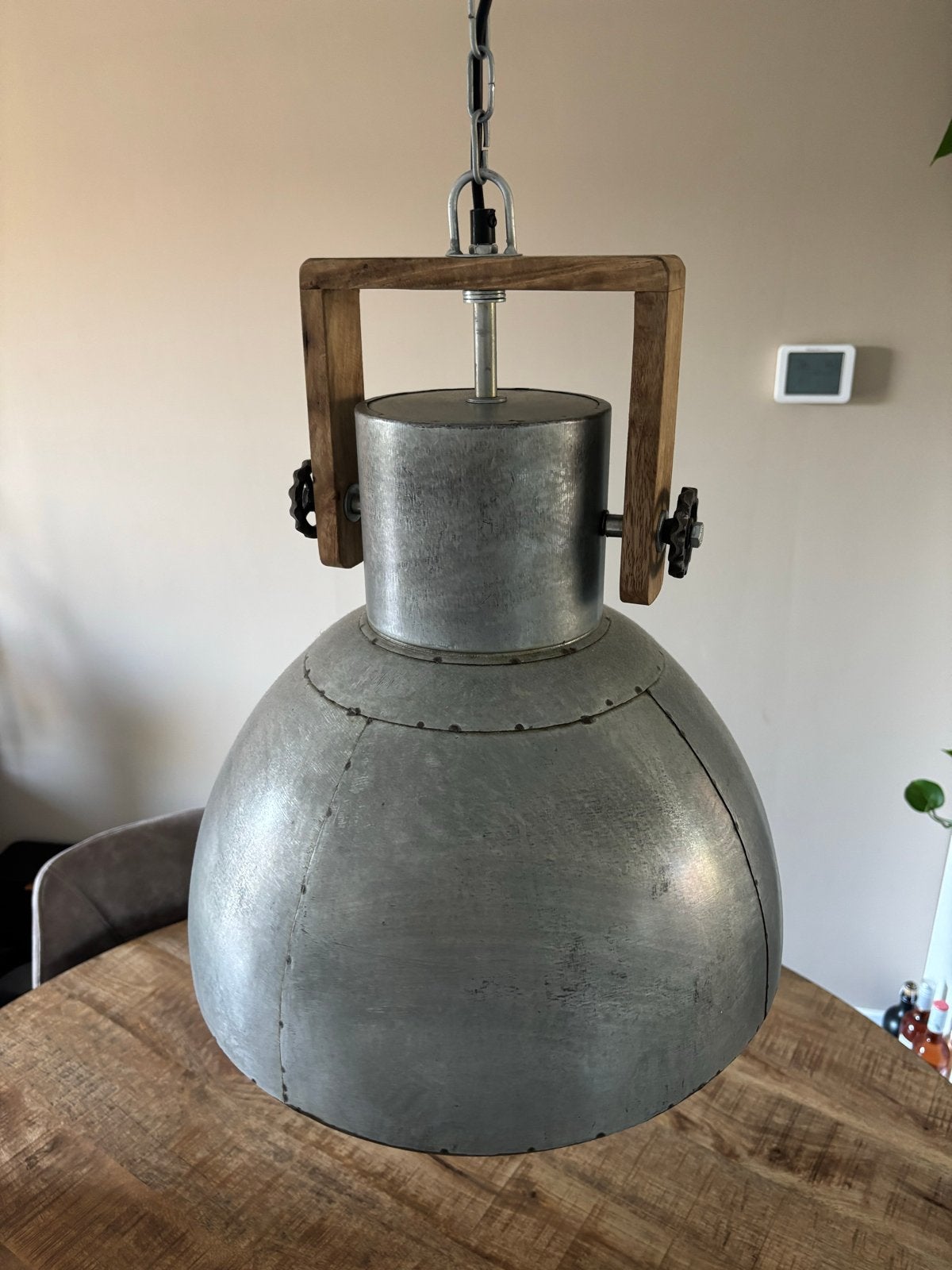 Industriële hanglamp metaal met houten accenten, Huis en Inrichting, Lampen | Hanglampen, Ophalen, Zo goed als nieuw, Metaal, E27 (groot)