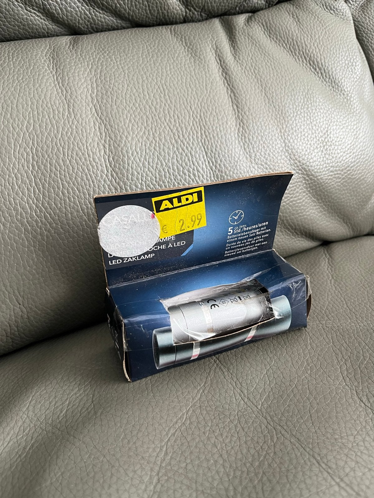 Nieuwe LED Zaklamp van ALDI - Compact en Handig, Ophalen of Verzenden, Nieuw, Batterij