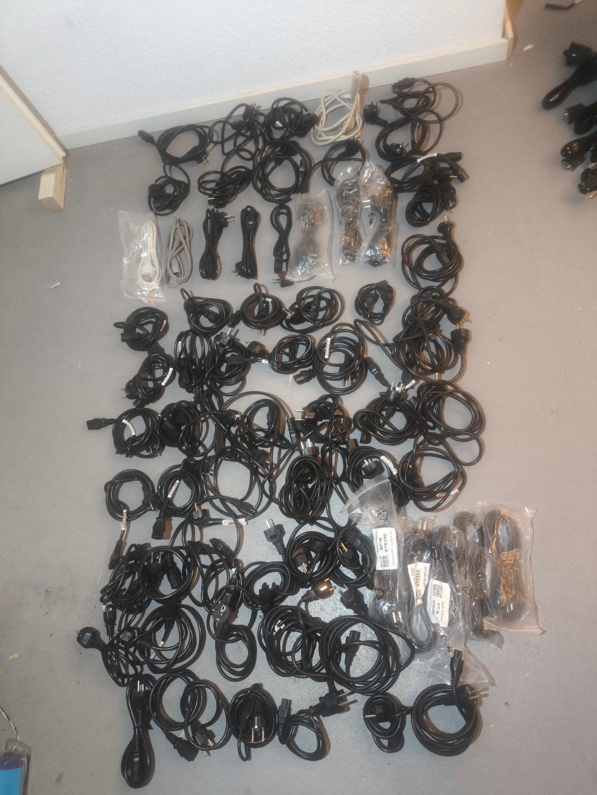 70x pc voeding stekker.nieuw en gebruikt., Ophalen of Verzenden