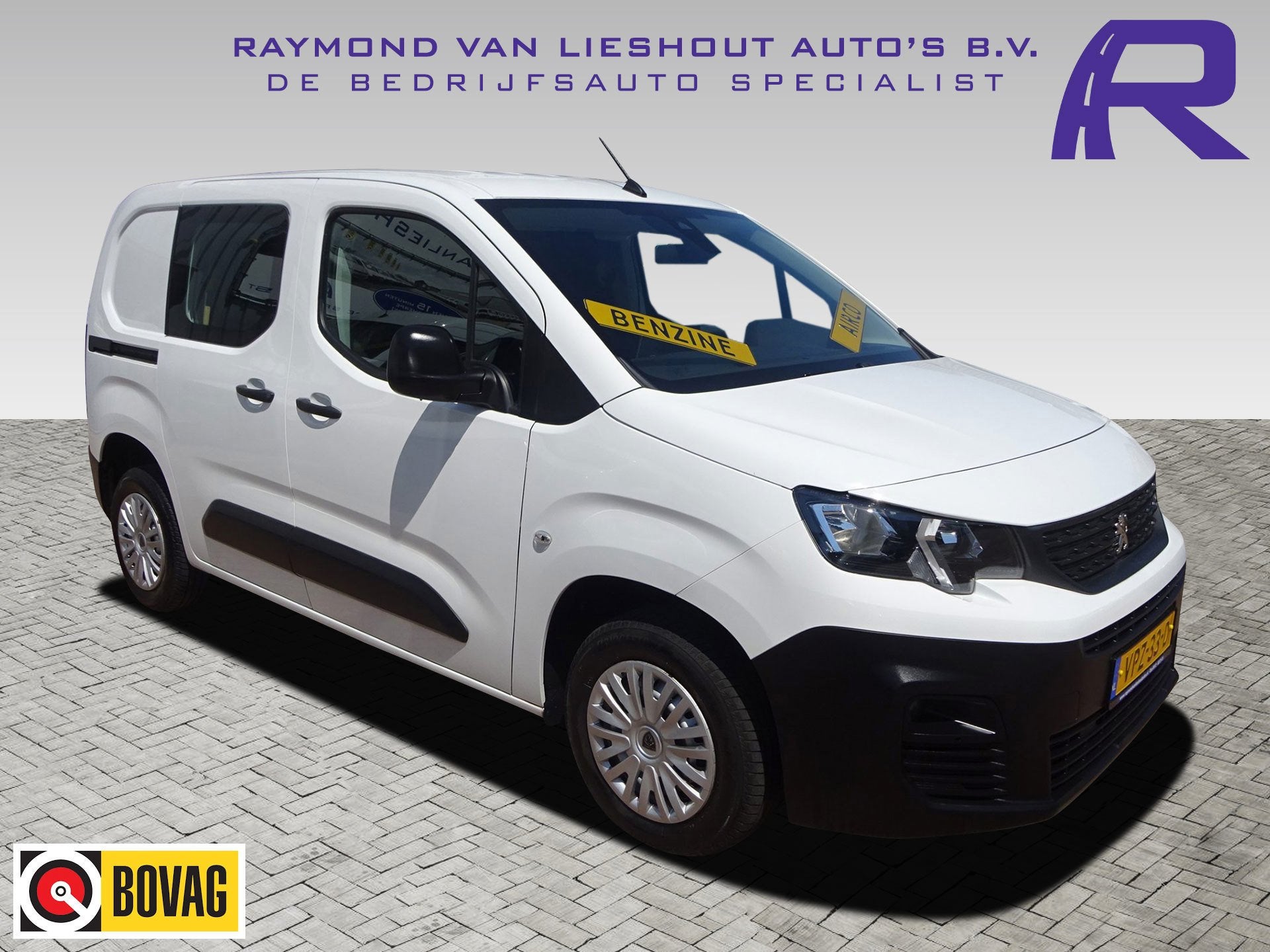 Peugeot Partner 1.2 PureTech Pro BENZINE AIRCO NAVI CRUISE C, Voorwielaandrijving, Dealer onderhouden, Gebruikt, 1199 cc