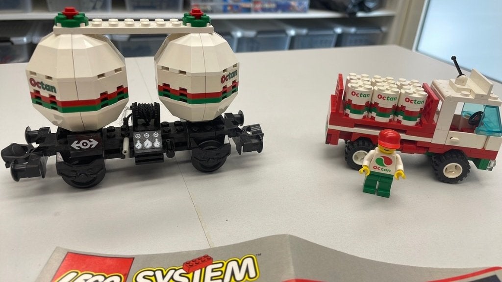 SB1558 Lego trein 4537 met boekje ( octan ), Ophalen of Verzenden, Zo goed als nieuw