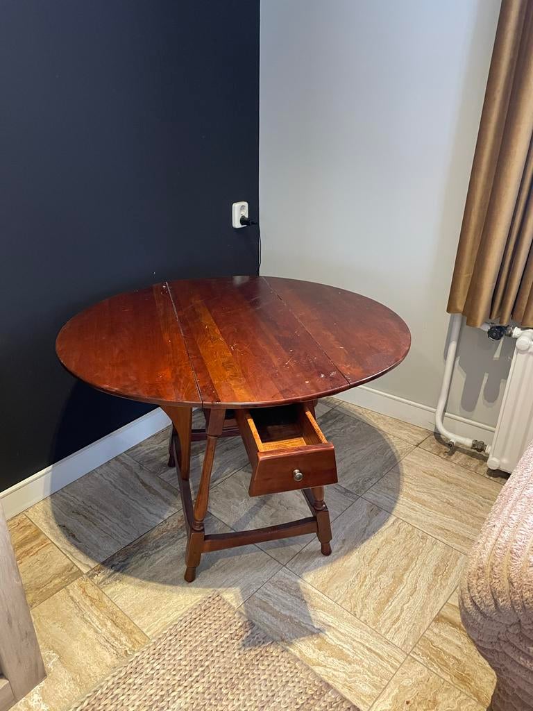 Ronde houten tafel met lade, Huis en Inrichting, Tafels | Eettafels, Gebruikt, 100 tot 150 cm, Rond, Ophalen of Verzenden