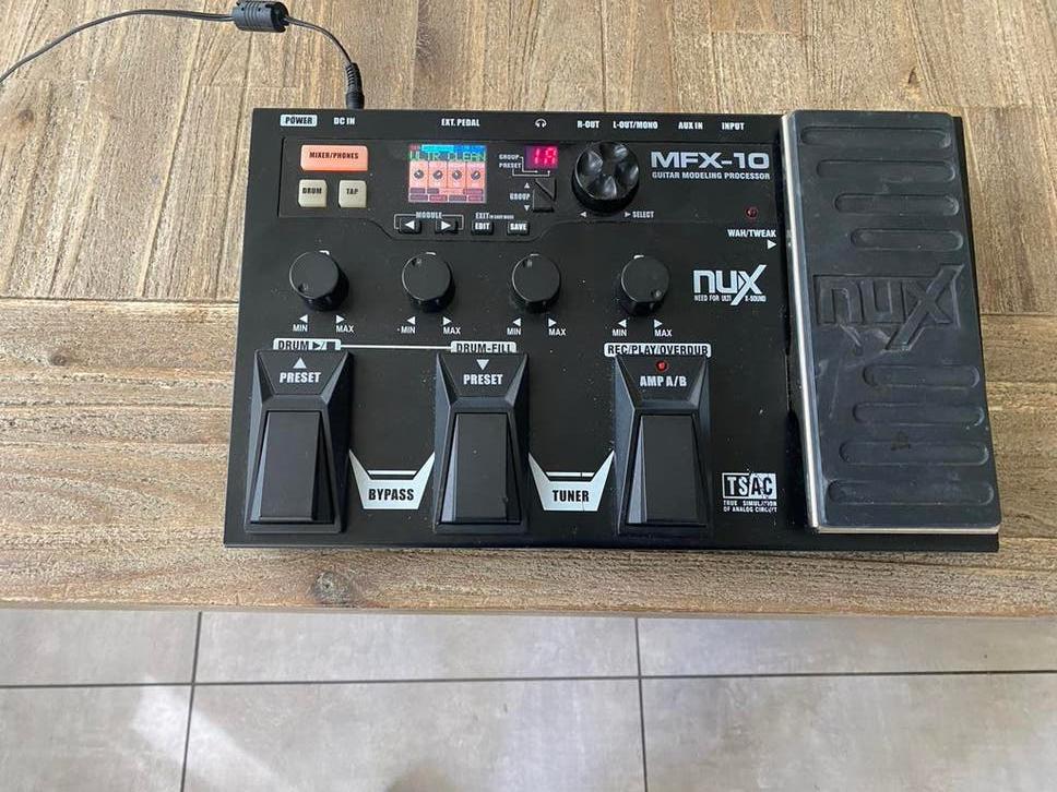 NUX MFX-10 Multi-effect apparaat met looper en drumcomputer, Ophalen of Verzenden, Zo goed als nieuw