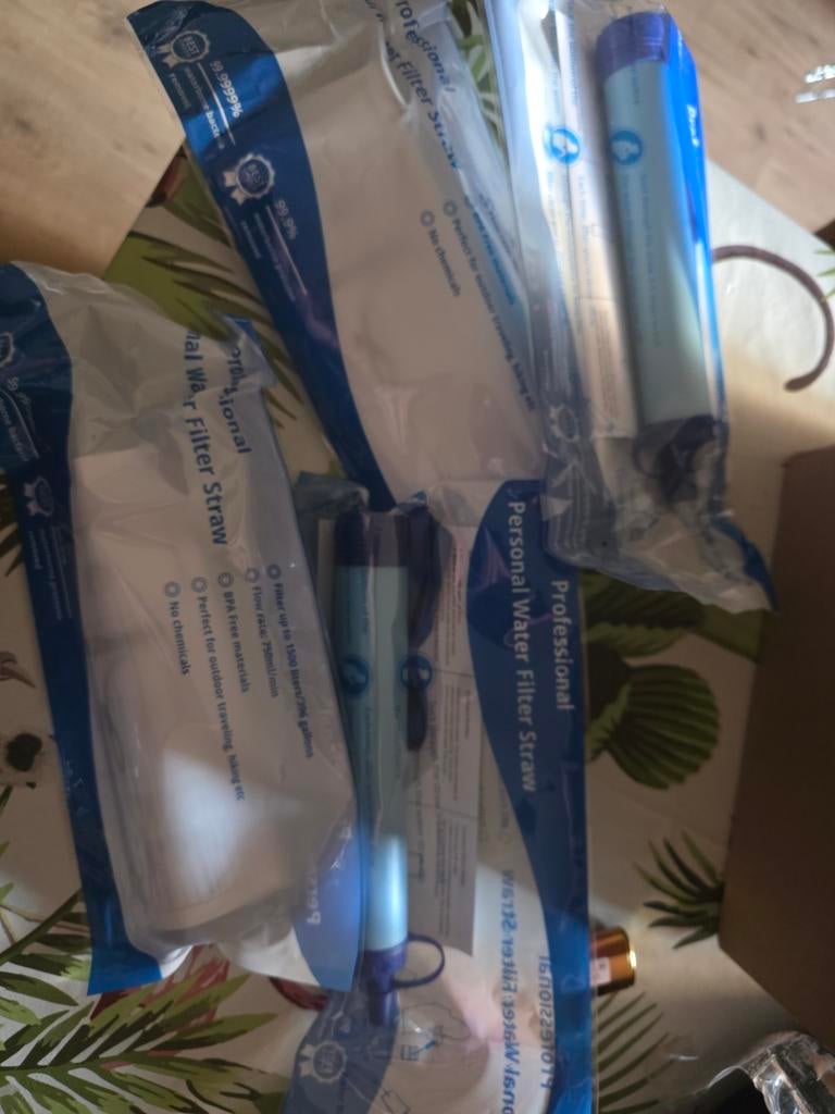 Nieuwe waterfilter rietjes (4 stuks) in verpakking, Caravans en Kamperen, Kampeeraccessoires, Nieuw, Ophalen of Verzenden