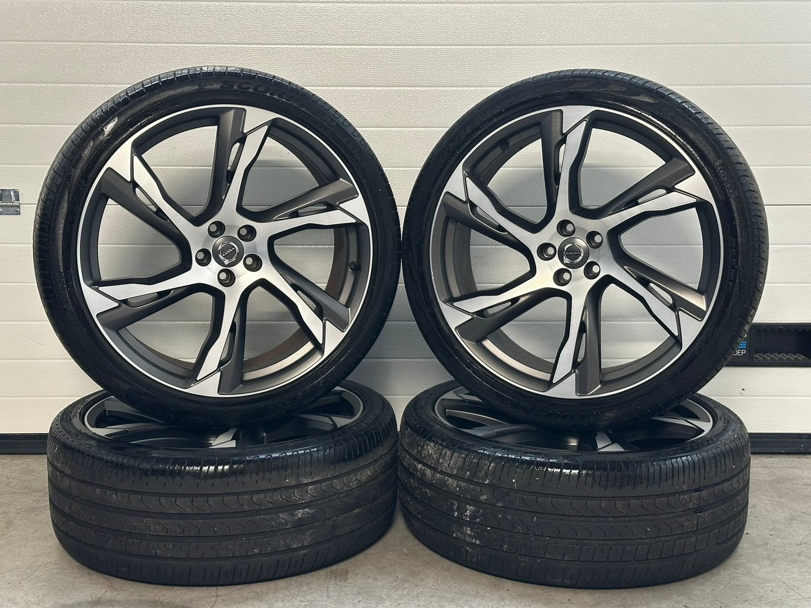 Originele 22 inch 5x108 Volvo XC90 Velgen & Banden set, Auto-onderdelen, Banden en Velgen, Ophalen, Gebruikt, 275 mm, Banden en Velgen