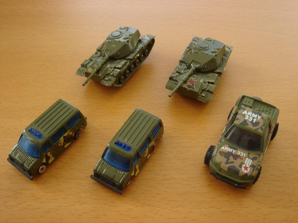 5x Army leger auto’s en tanks, Ophalen of Verzenden, Gebruikt