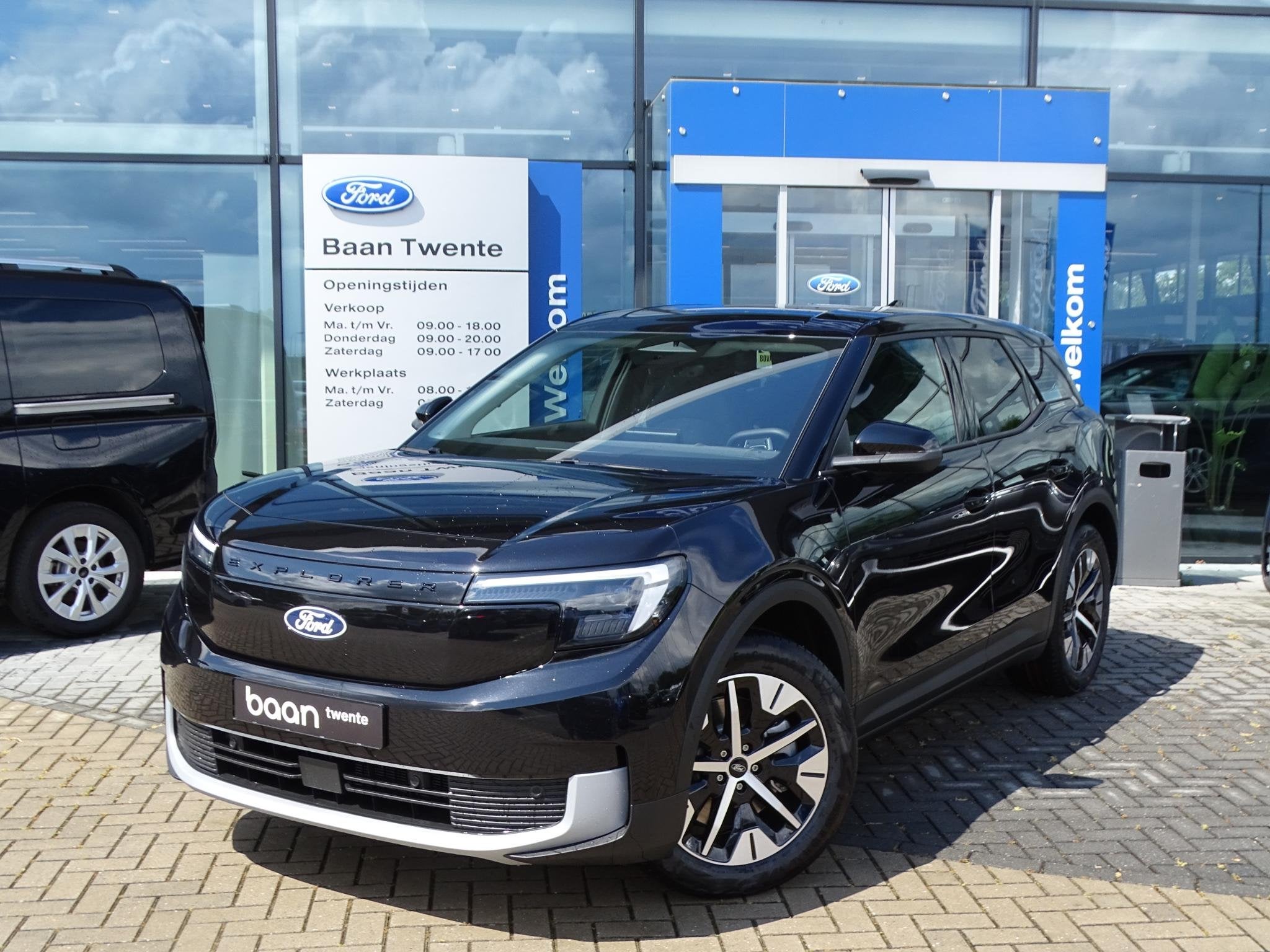 Ford Explorer Select Extended Range RWD 79 kWh | Trekhaak |, Auto's, 12 maanden, Zwart, Zwart, 286 pk