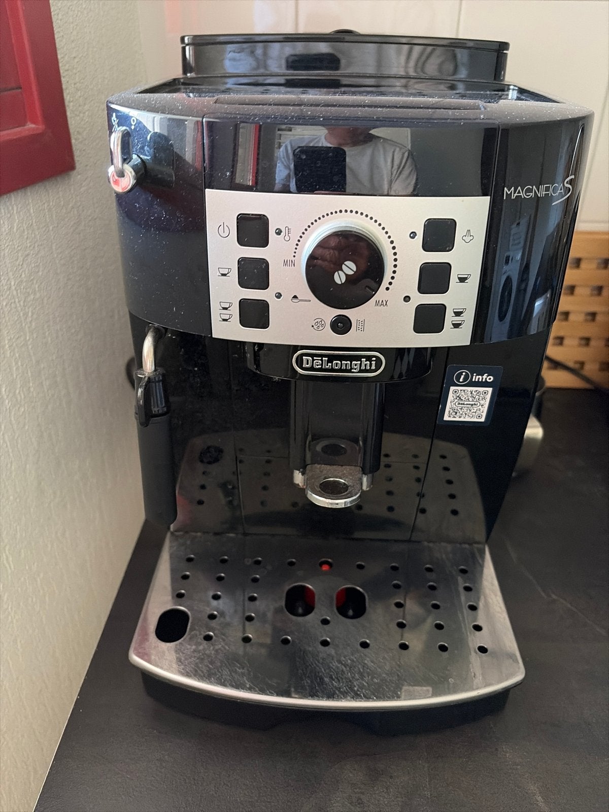DeLonghi Magnifica S Koffiemachine - Zo goed als nieuw, Witgoed en Apparatuur, Koffiezetapparaten, Afneembaar waterreservoir, Koffiemachine