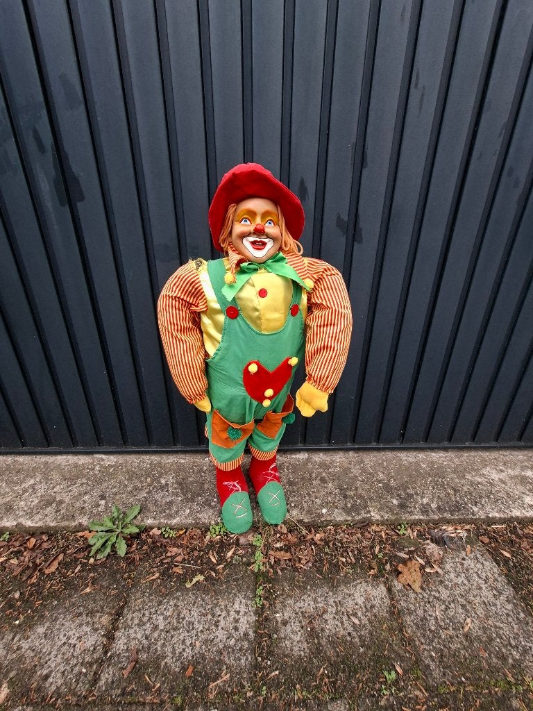 Leuke en kleurrijke handgemaakte groter model pop/clown, Ophalen, Gebruikt, Pop