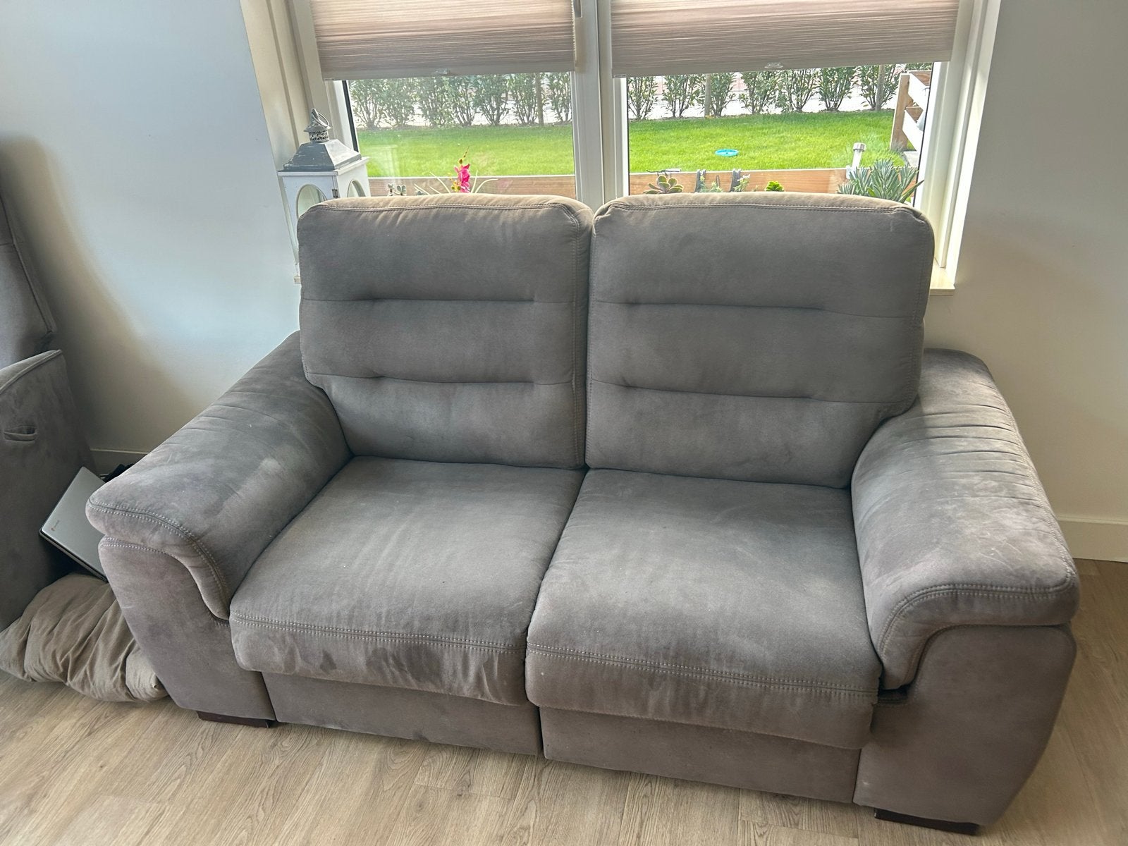 Comfortabele tweepersoonsbank - Grijs stof, Huis en Inrichting, Banken | Bankstellen, Ophalen, Gebruikt, 150 tot 200 cm, Tweepersoons