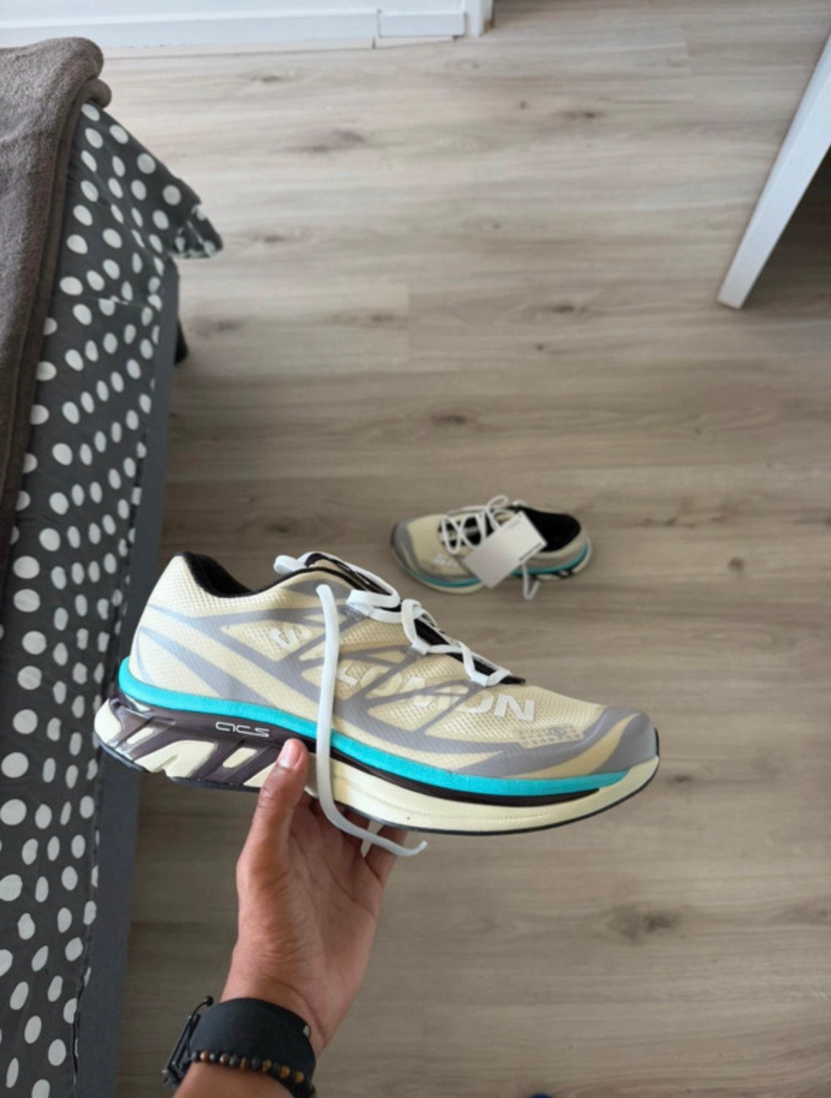 Maison Margiela MM6 Salomon Size 42, Verzenden, Zo goed als nieuw, Zwart