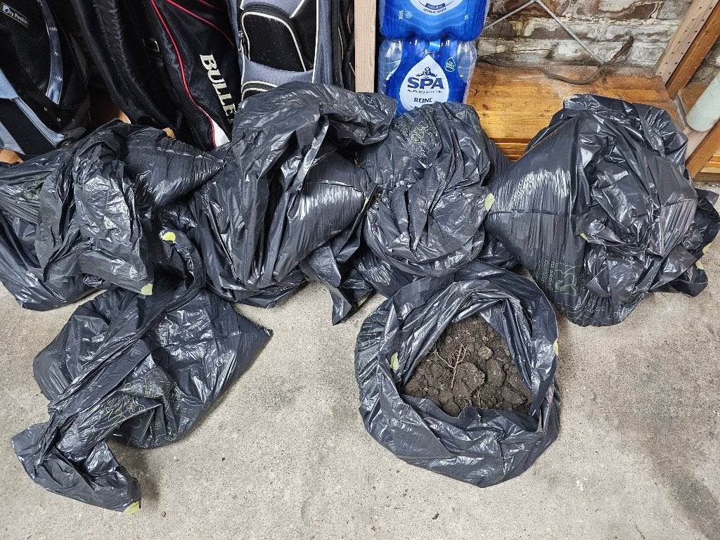 Gratis zwart zand uit voortuin., Tuin en Terras, Zand, Ophalen, Gebruikt, Overige typen