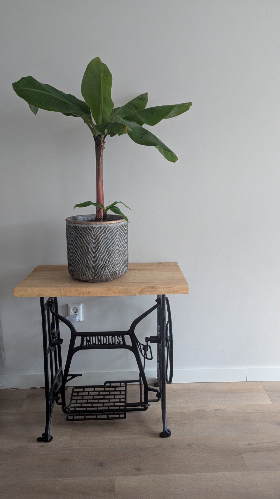 (Naai)tafel Mundlos, Ophalen, 50 tot 100 cm, Zo goed als nieuw, 25 tot 50 cm