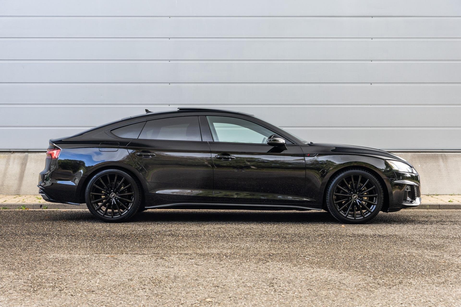 Audi A5 Sportback 35 TFSI 150pk MHEV S Edition Competition |, Auto's, Gebruikt, 4 cilinders, Zwart, Origineel Nederlands