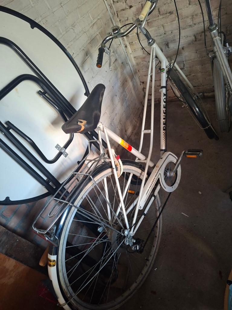 Peugeot fiets - opknapper met roest en lekke band, Velgrem, Versnellingen, Ophalen, Overige merken