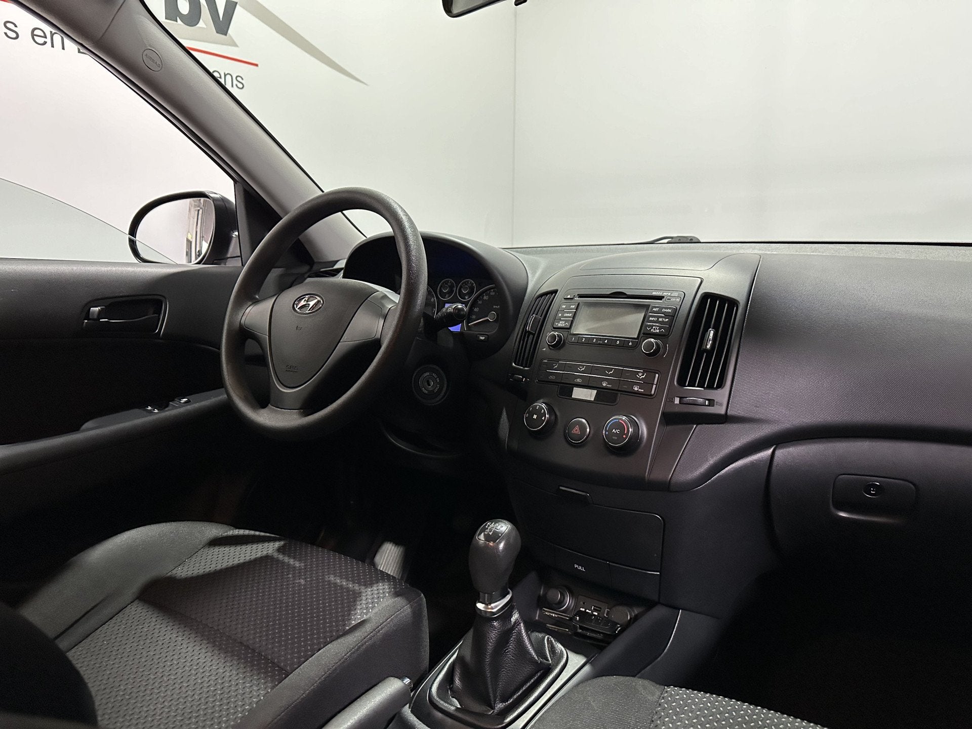Hyundai i30 1.4i i-Drive Cool - 5 drs. - Airco / Radio cd, Auto's, Hyundai, Voorwielaandrijving, Euro 5, Gebruikt, 4 cilinders