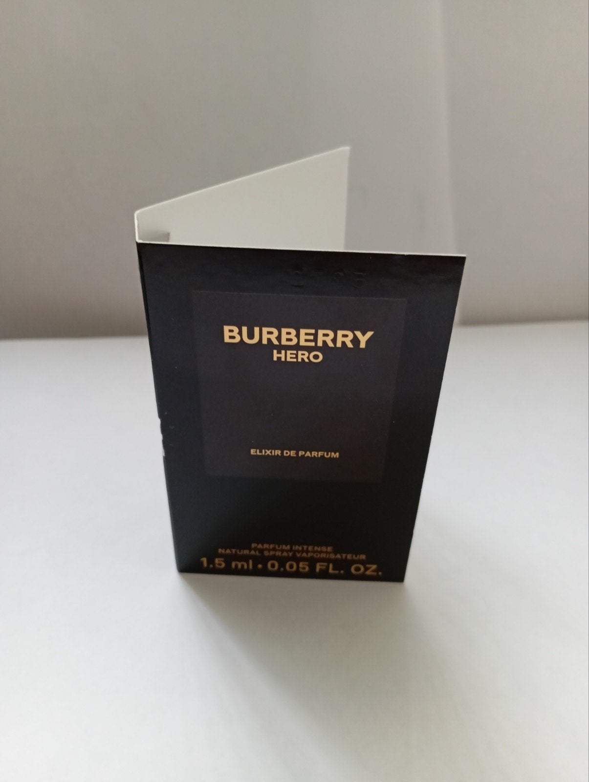 Nieuw Burberry Hero Parfum sample 1,5 ml, Ophalen of Verzenden, Nieuw