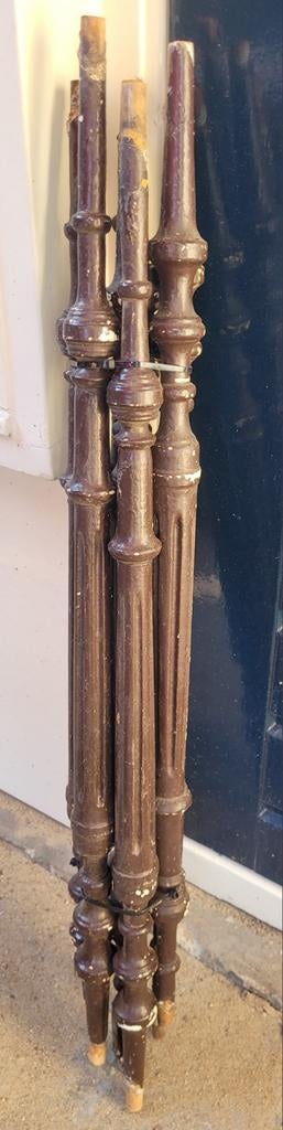 Voor reatauratie: 7 Oude houten balusters uit traphek, Ophalen of Verzenden