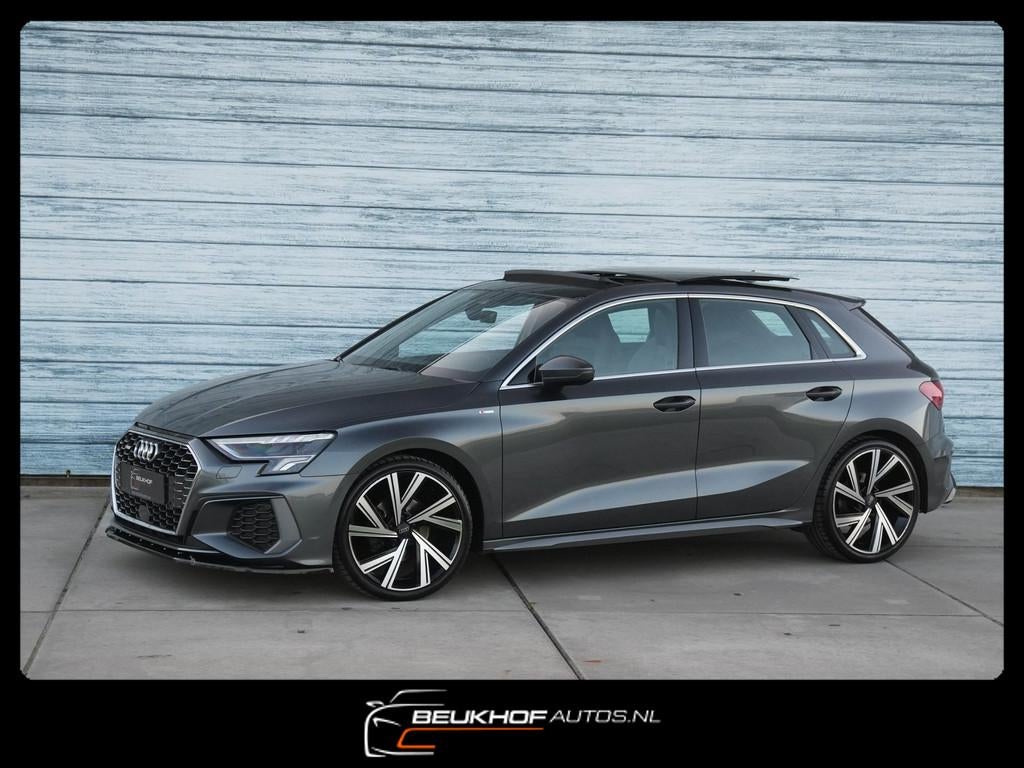 Audi A3 Sportback 30 TFSI S-Line Maxton Panorama Leer 19Inch, Auto's, Audi, Gebruikt, 23 km/l, Bedrijf, Lichtsensor