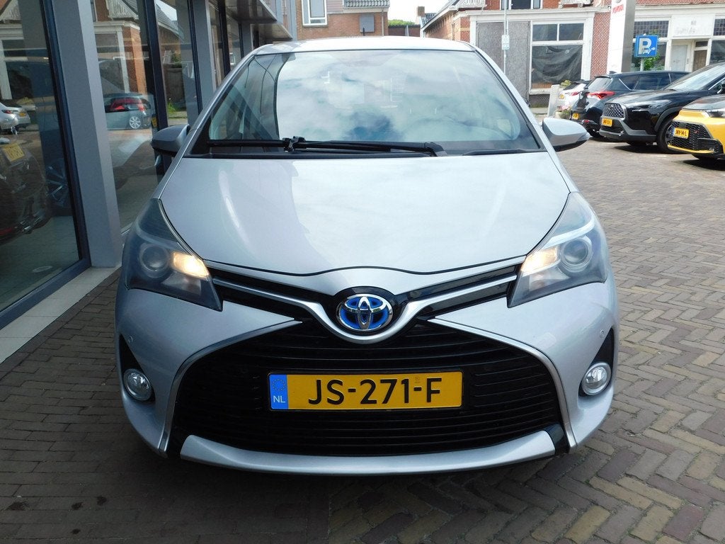Toyota Yaris 1.5 Hybrid Aspiration (bj 2015, automaat), Auto's, 12 maanden, Gebruikt, Euro 6, 4 cilinders