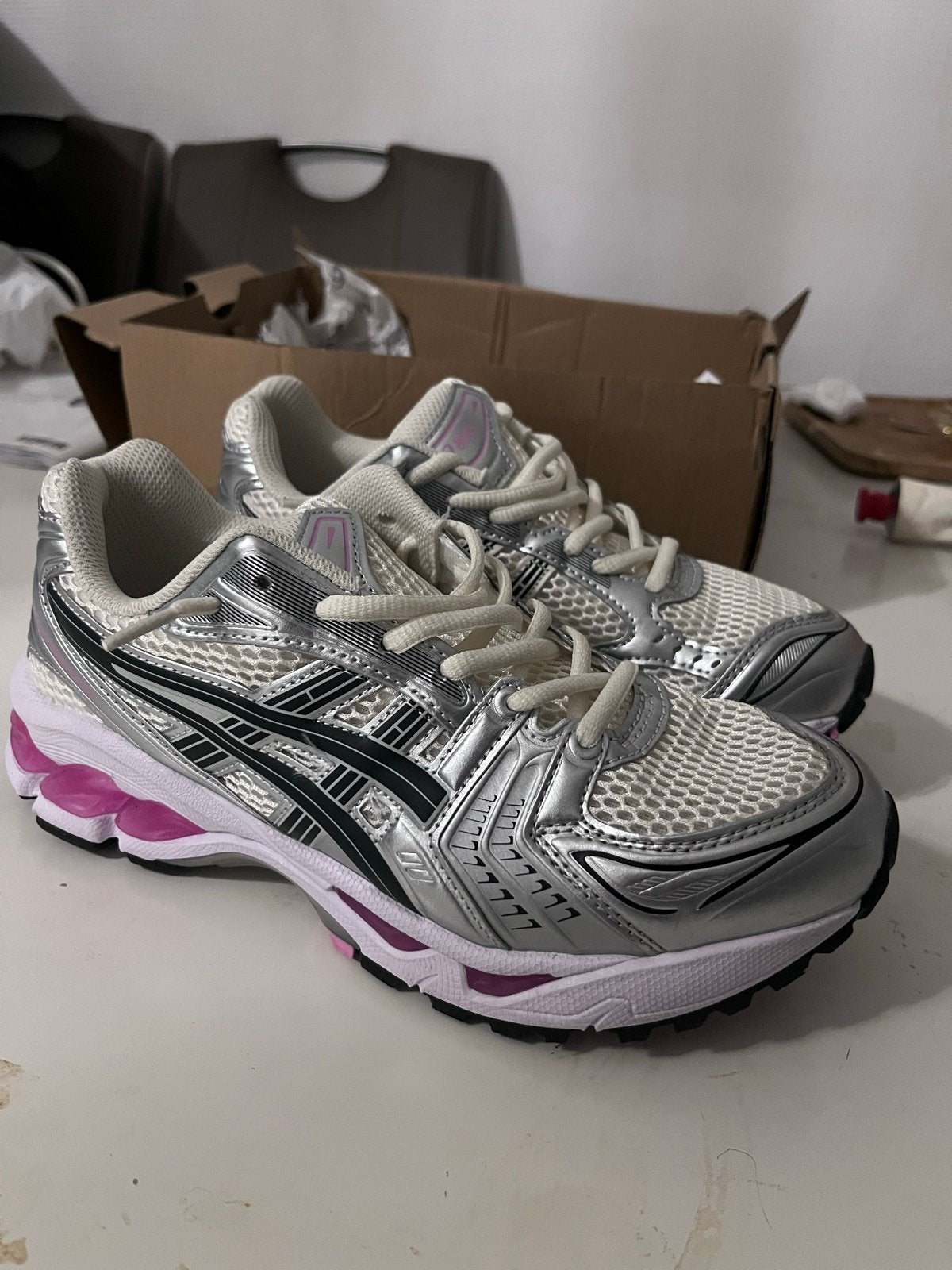 Asics Gel-Kayano 14 Sweet Pink (maat 42, valt als 41), Ophalen of Verzenden, Zo goed als nieuw, Roze, Sneakers of Gympen