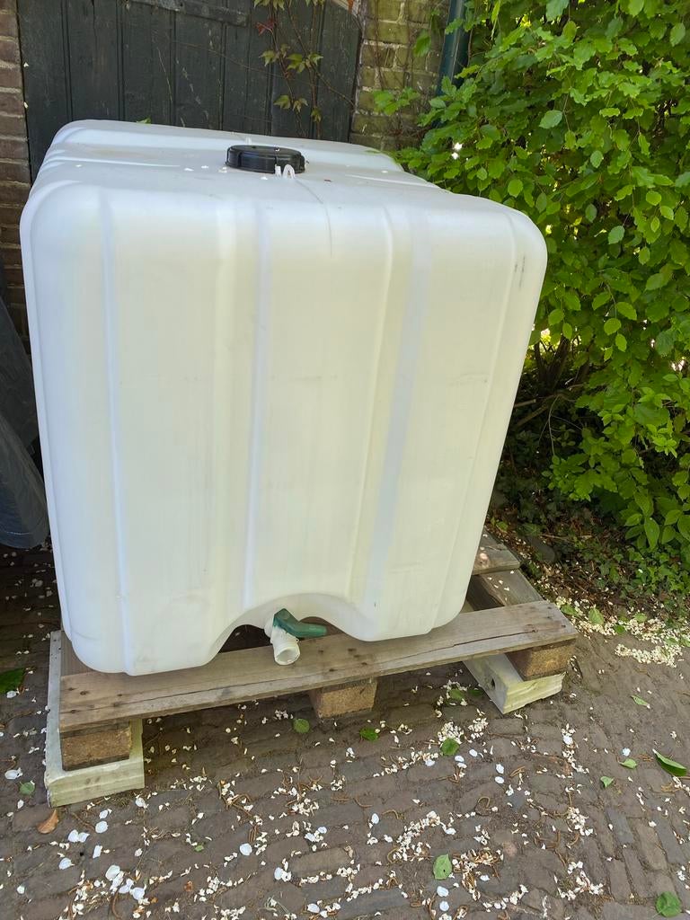 Witte IBC vat met kraantje - 1000 liter, Tuin en Terras, Regentonnen, Ophalen, Kunststof, Met kraantje, 150 liter of meer
