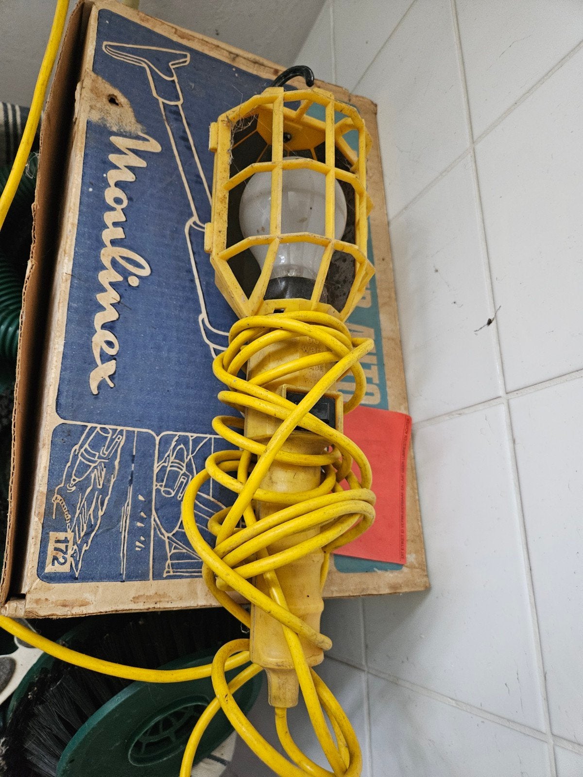Gele bouwlamp / werklamp met kooi, Ophalen