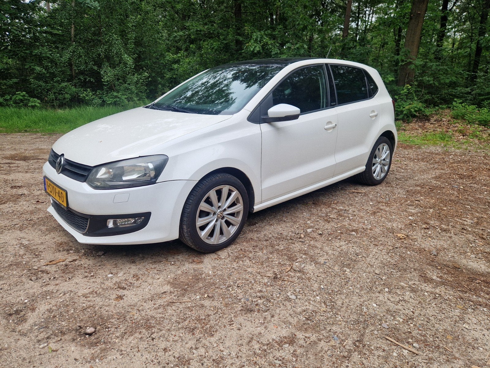 Volkswagen 2012 Wit, Auto's, 967 kg, 40 €/maand, 1198 cc, Wit