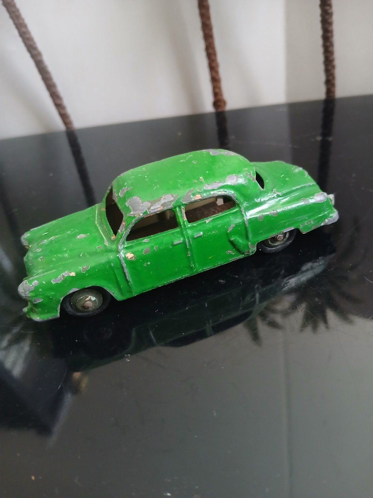Studebaker.  Dinky toys,  overgeschilderd, Ophalen of Verzenden, Dinky Toys