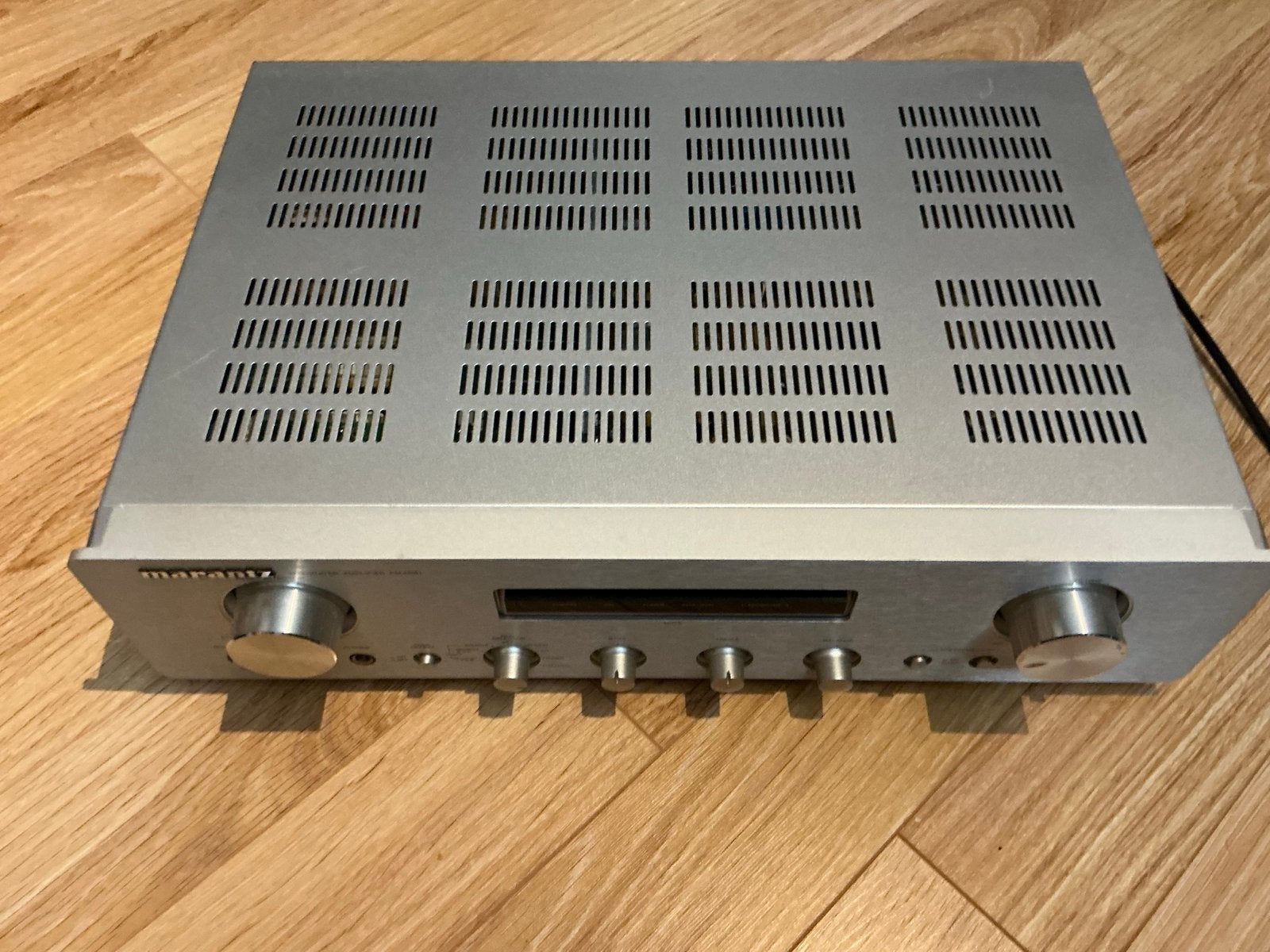 Marantz PM4001 Geïntegreerde Versterker - Zilver, Zo goed als nieuw, Ophalen, Marantz, Minder dan 60 watt