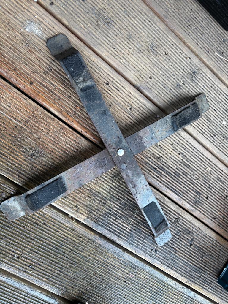Bastard medium table stand, Ophalen, Gebruikt