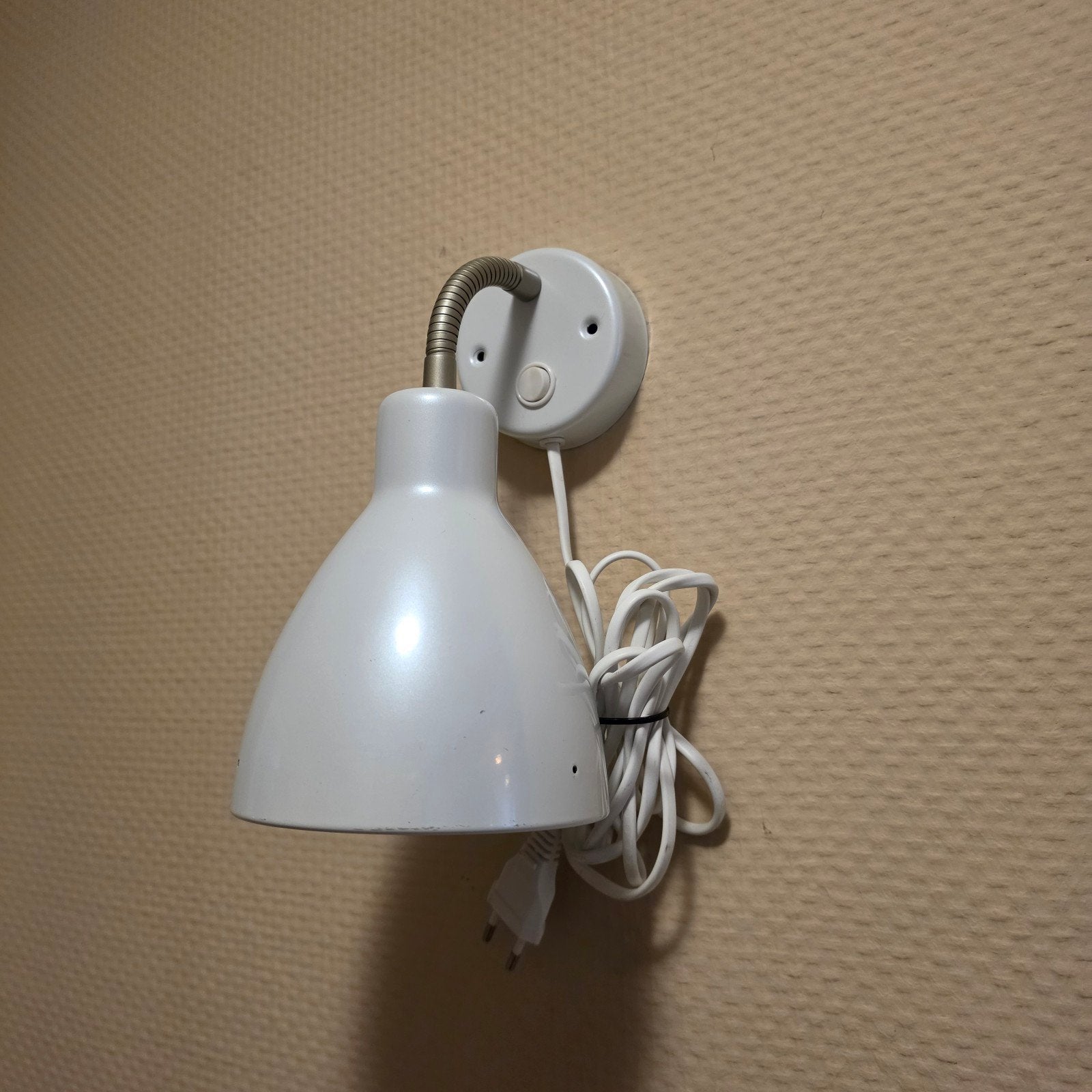 IKEA Minnen Wandlamp Wit Verstelbare Zwanenhals Spot, Ophalen of Verzenden