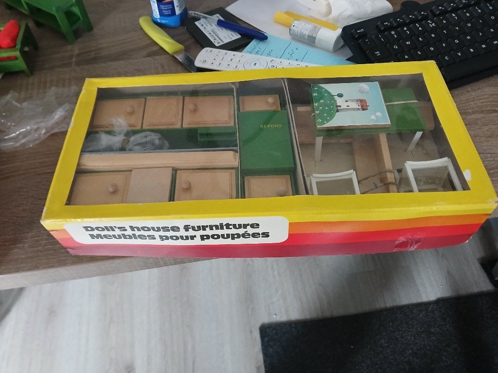 Vero poppenmeubels uit de DDR tijd, Ophalen of Verzenden, Nieuw