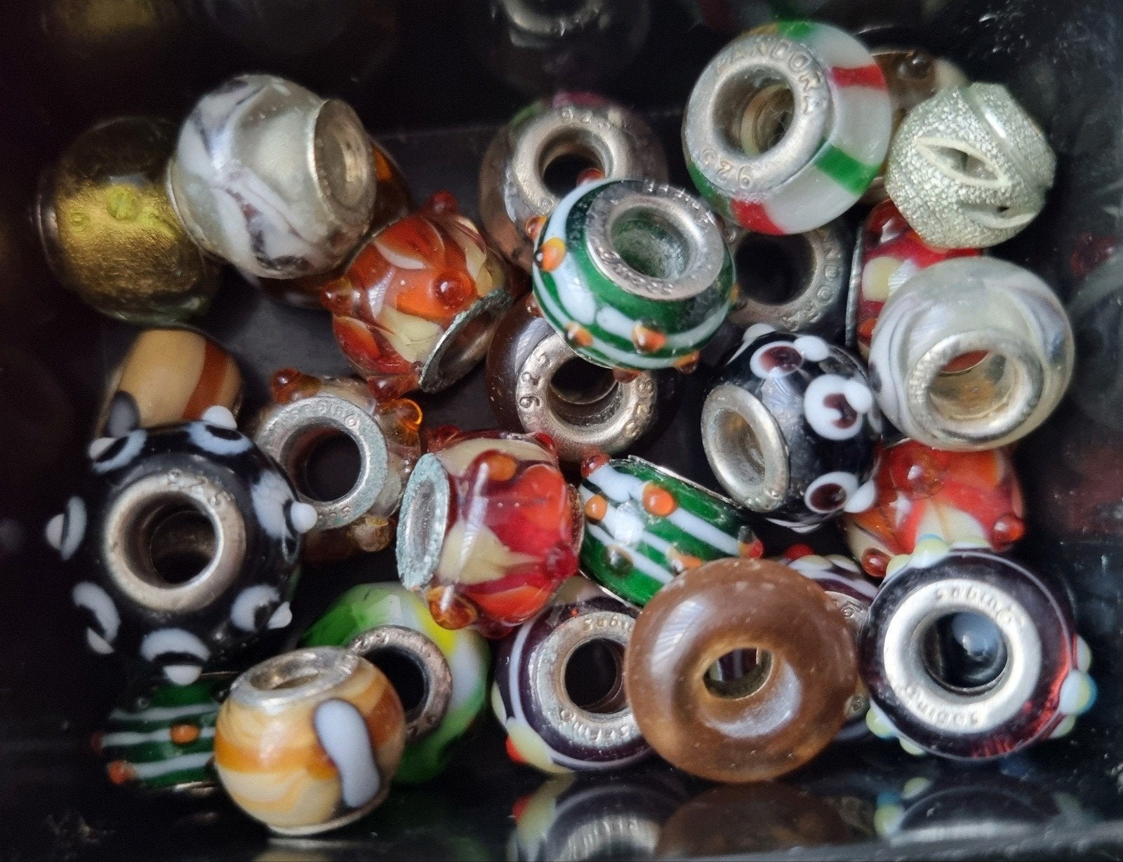 Partij glazen bedels met 925 zilveren kern – ca. 25 stuks, Overige merken, Ophalen of Verzenden, Zo goed als nieuw, 4 bedels of meer