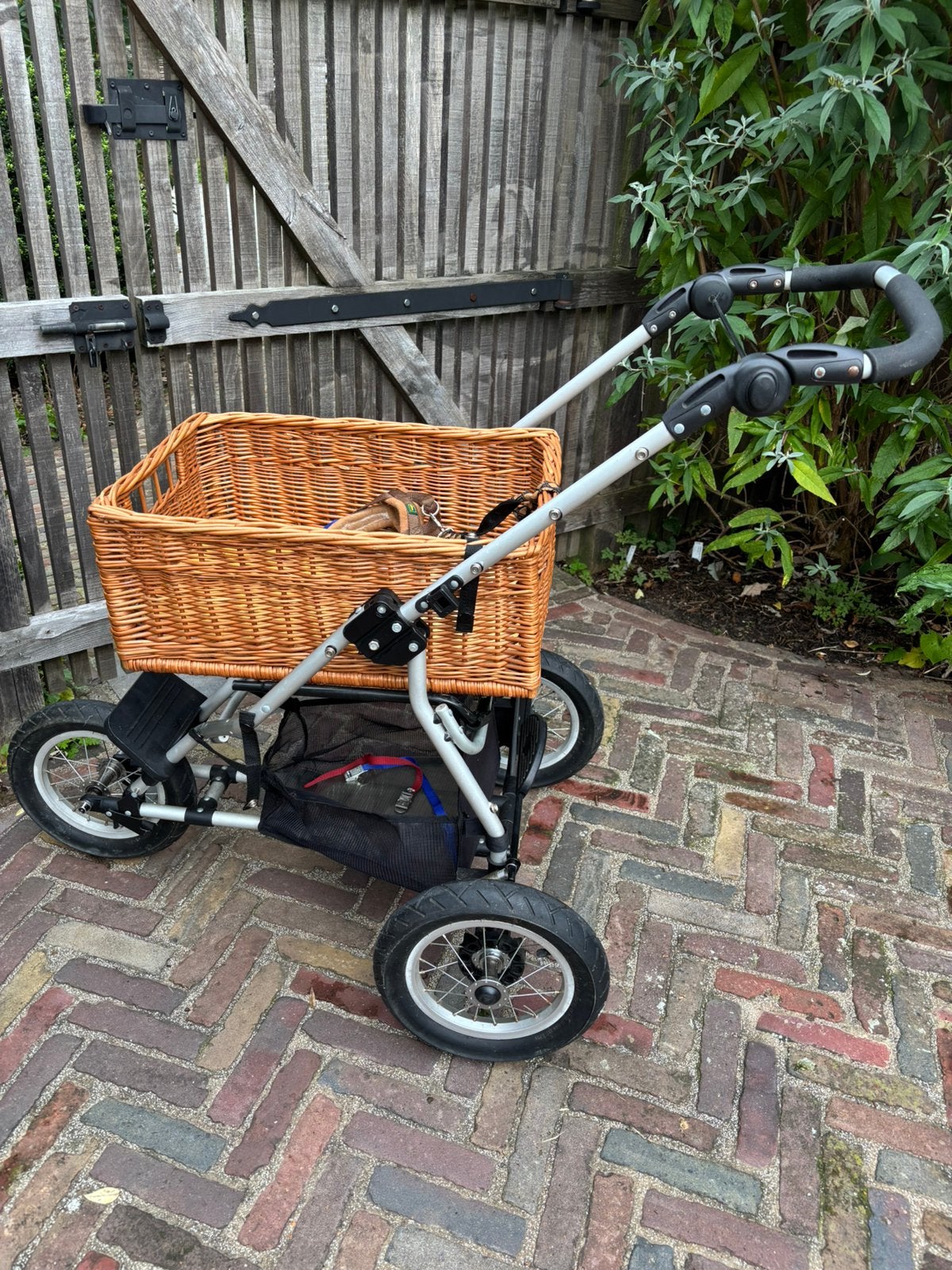 Honden buggy op luchtbanden, Ophalen, Hondenbuggy