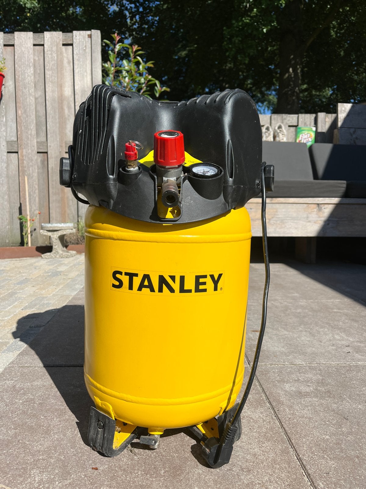 Stanley D200/10/24 Staande Compressor 1.5 PK 24L 10 Bar, Ophalen, Gebruikt, 10 bar of meer, Minder dan 200 liter/min