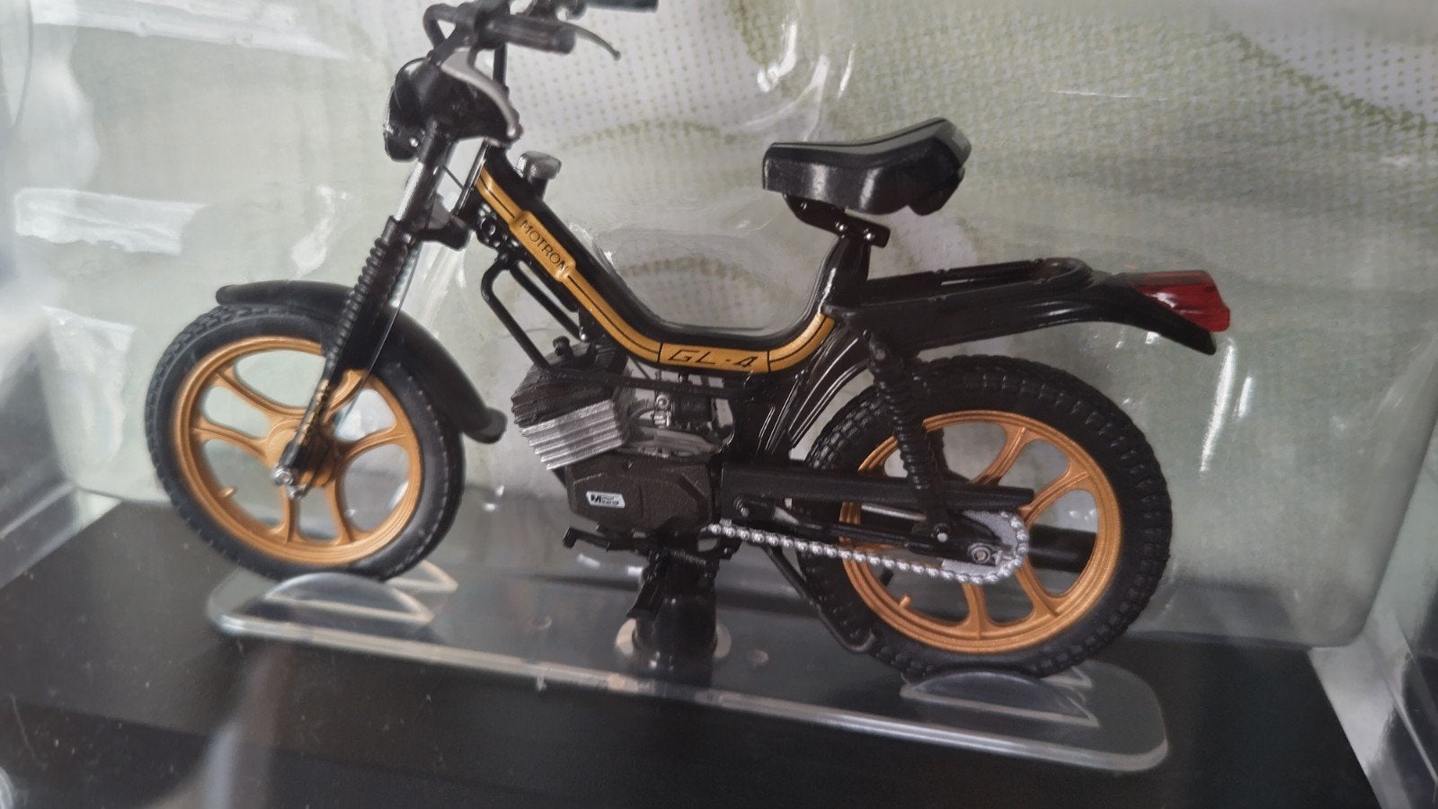 Motron GL4 Brommer 1:18 Leonie Pol, Overige merken, ., Nieuw, Ophalen of Verzenden