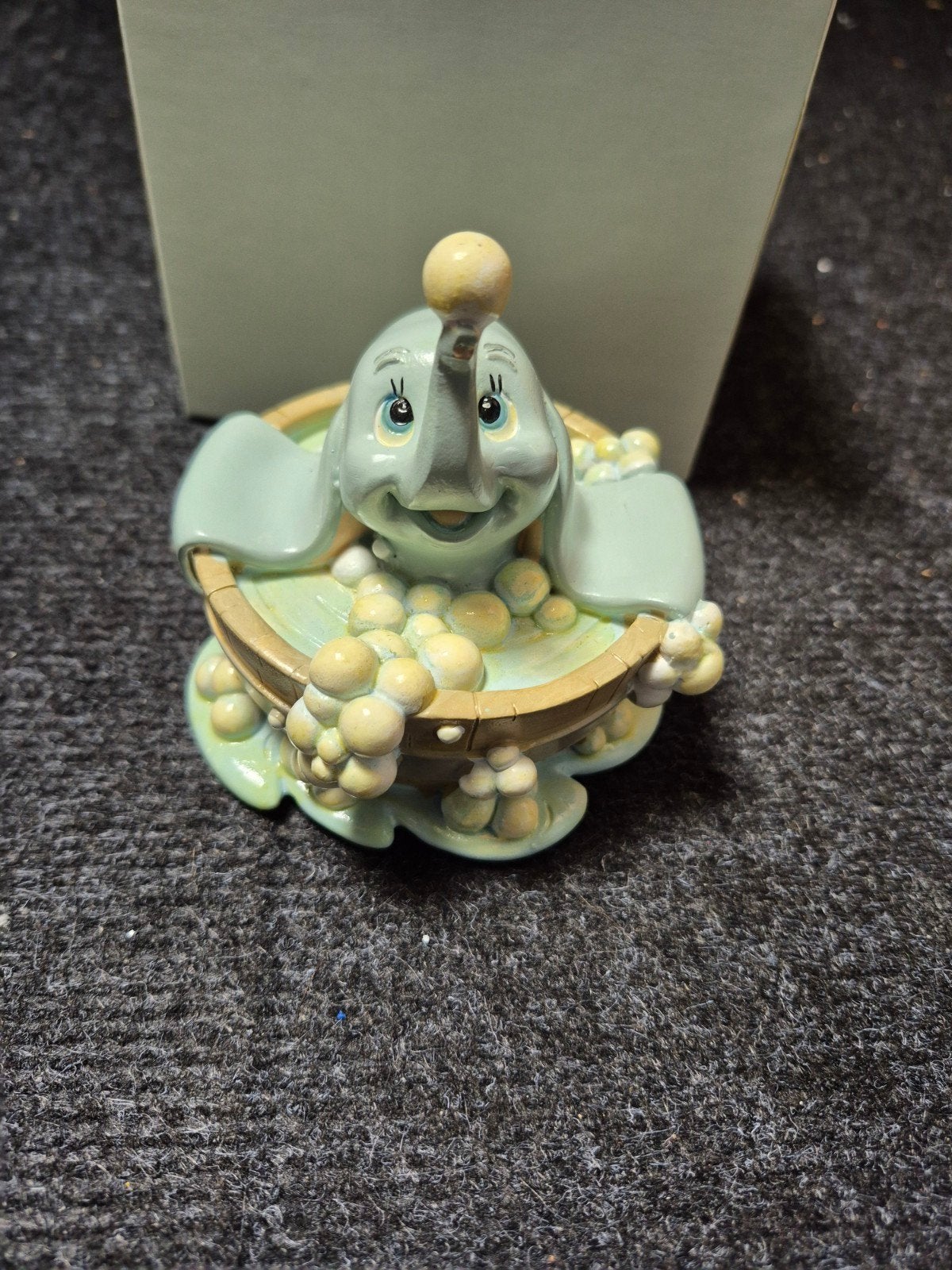 Nieuw disney dumbo beeldje magical moments dombo, Ophalen of Verzenden, Nieuw, Beeldje of Figuurtje