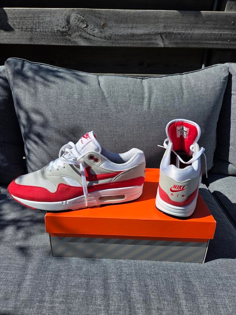 Nike air max 1 anniversary red 44!, Ophalen of Verzenden, Zo goed als nieuw, Overige kleuren