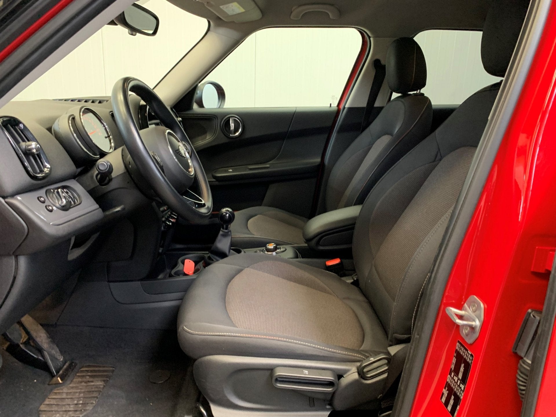 MINI Countryman 1.5 165PK Dutch Made Black Edition NAVI-PDC-, Auto's, Stof, Gebruikt, Euro 6, Countryman
